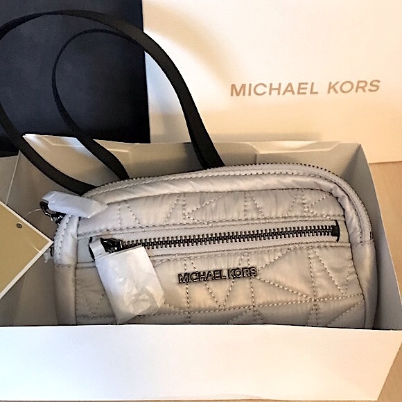 Vegan MICHAEL KORS Belt Bag quilted lightweight grey & silver NWT + Original box - Picture 3 of 13